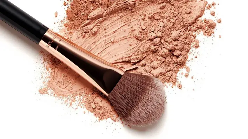 フェイスパウダー,アイシャドウブラシ,メイク崩れを防ぐ方法,イメージ