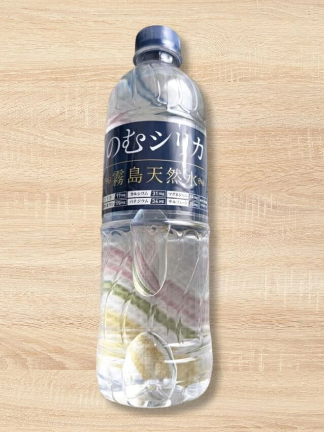 霧島天然水「のむシリカ」のペットボトル